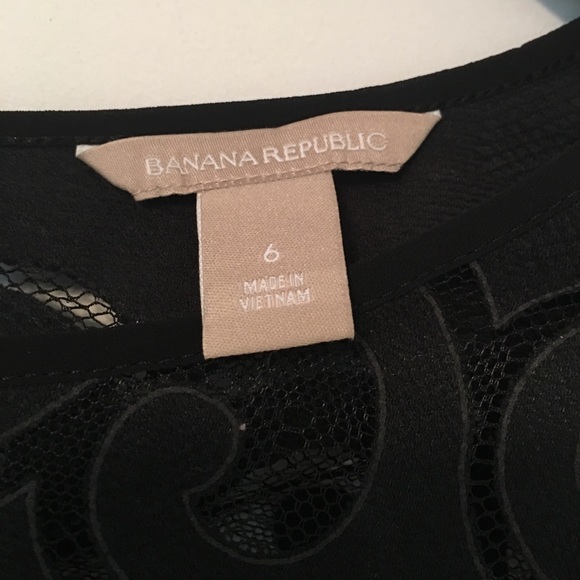 Banana Republic Short Sleeved Lace Top - Picture 2 of 4